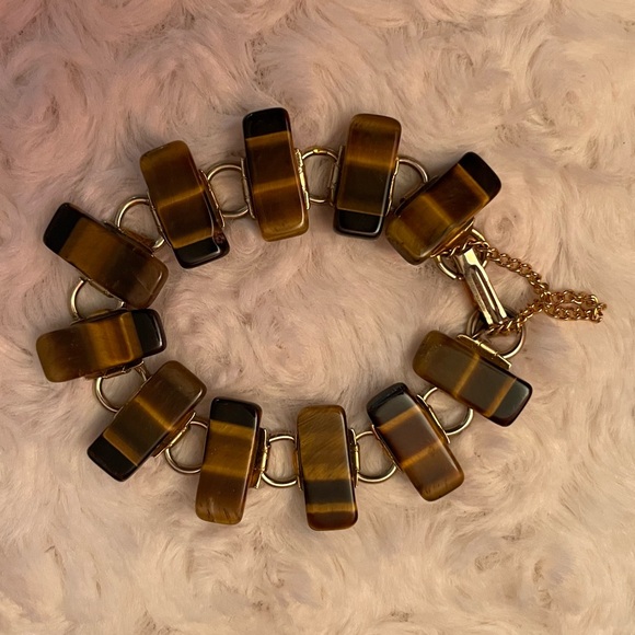 Vintage NWOT Tiger Eye Bracelet with a folded Clasp & Matching Clip on Earrings - Picture 2 of 9
